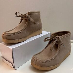 Nude Tan Mountain Creek Wally Suede Leather Comfort Shoes Sz 5M